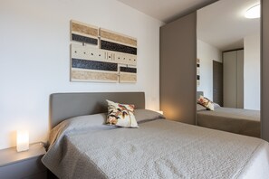 1 dormitorio, tabla de planchar con plancha, wifi gratis y ropa de cama