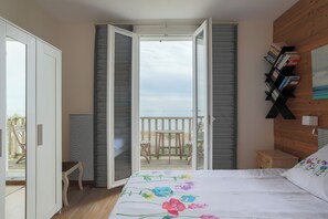 3 slaapkamers, een strijkplank/strijkijzer, gratis wifi, beddengoed