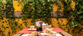 Apartment 'Romantica Corte Degli Estensi' with Private Terrace, Wi-Fi and Air Conditioning