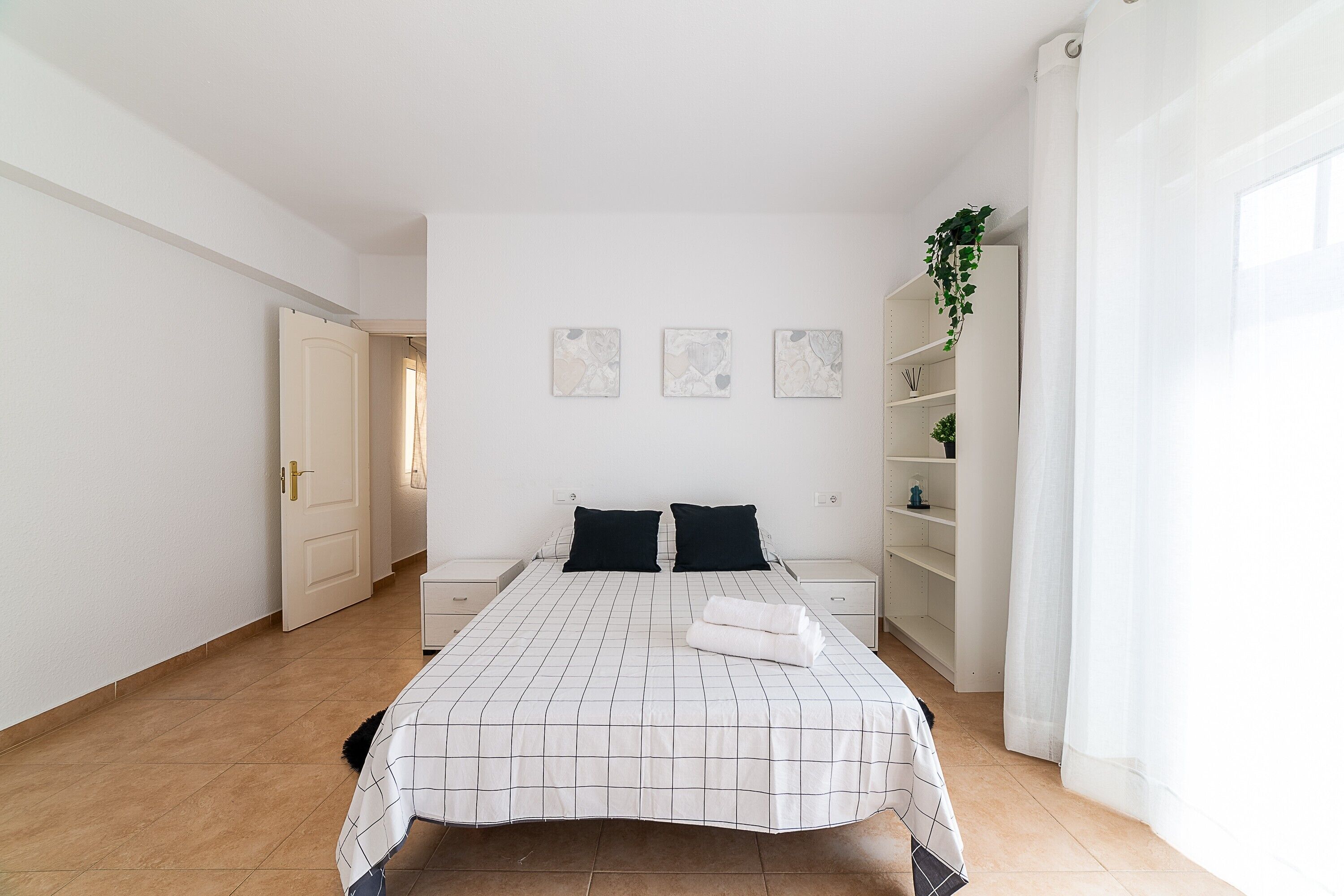 3 chambres, fer et planche à repasser, Wi-Fi gratuit, draps fournis