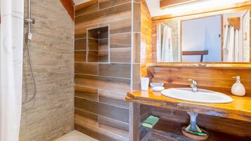 Shower, towels