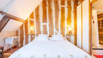 1 slaapkamer, een strijkplank/strijkijzer, gratis wifi, beddengoed