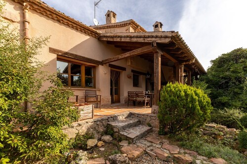 Country House 'Dalt La Figuera' with Mountain View, Private Pool and Wi-Fi