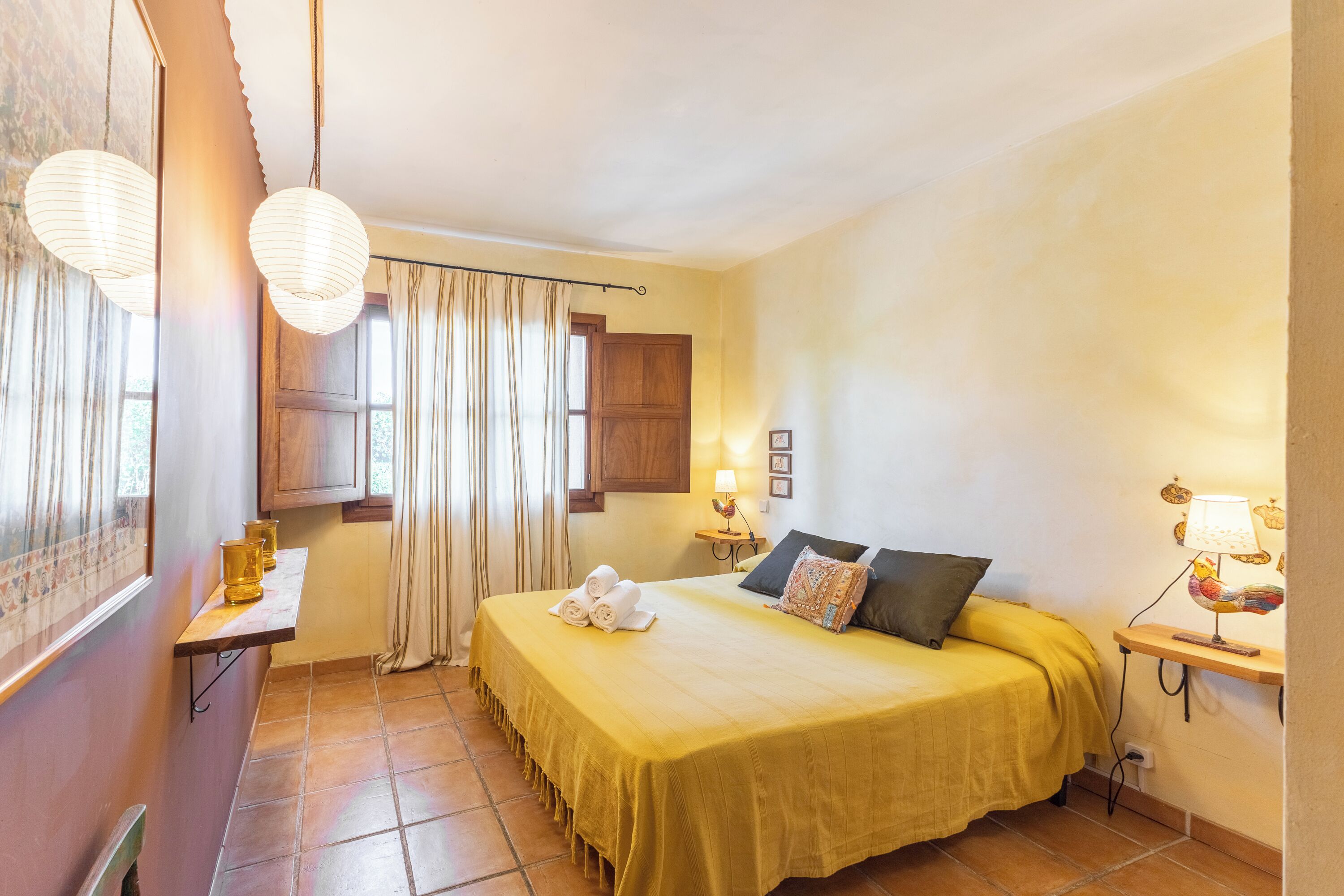 5 dormitorios, tabla de planchar con plancha, wifi gratis y ropa de cama