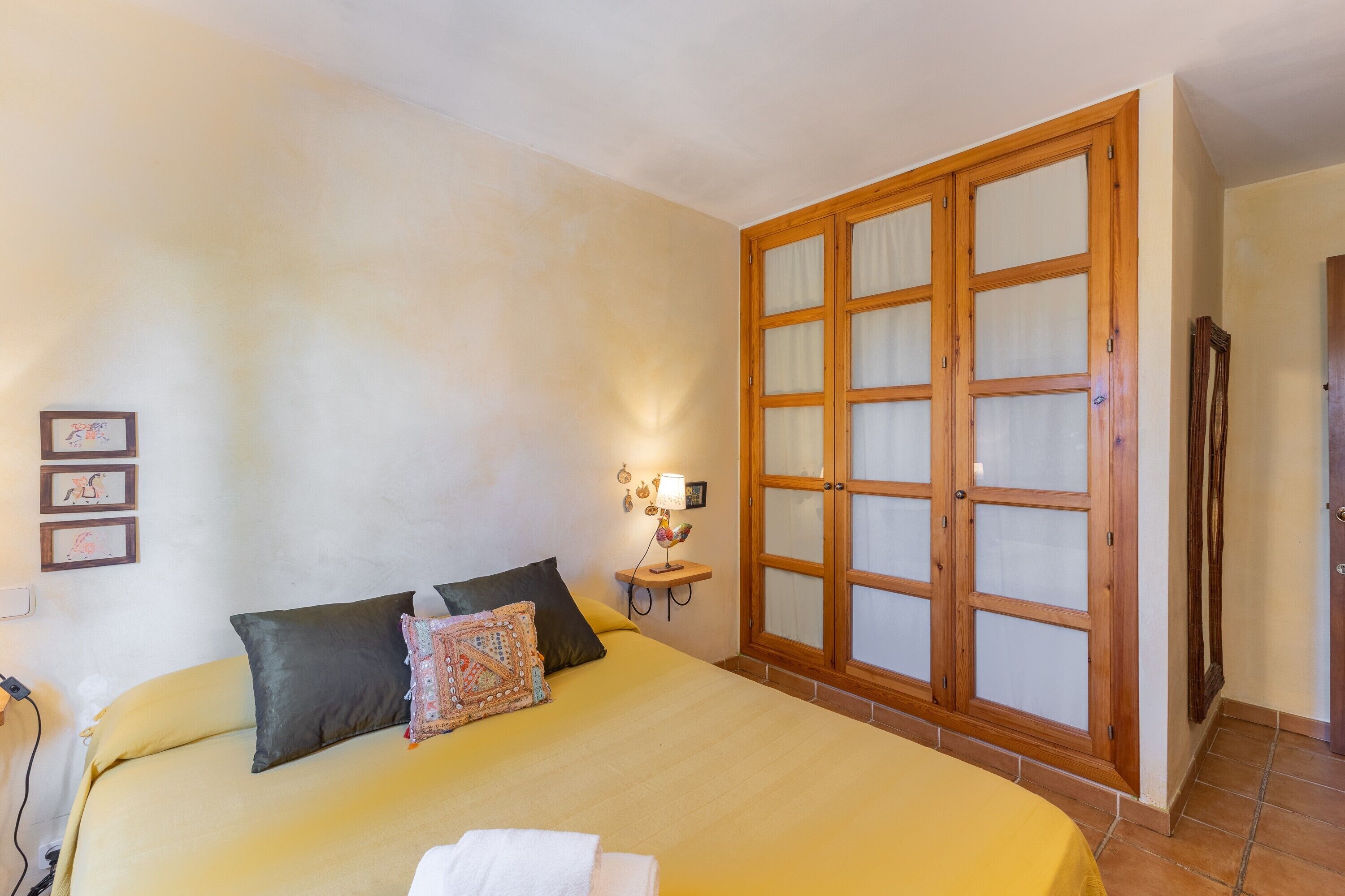 5 quartos, ferros/tábuas de passar roupa, Wi-Fi de cortesia