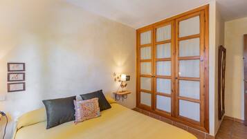 5 quartos, ferros/tábuas de passar roupa, Wi-Fi de cortesia