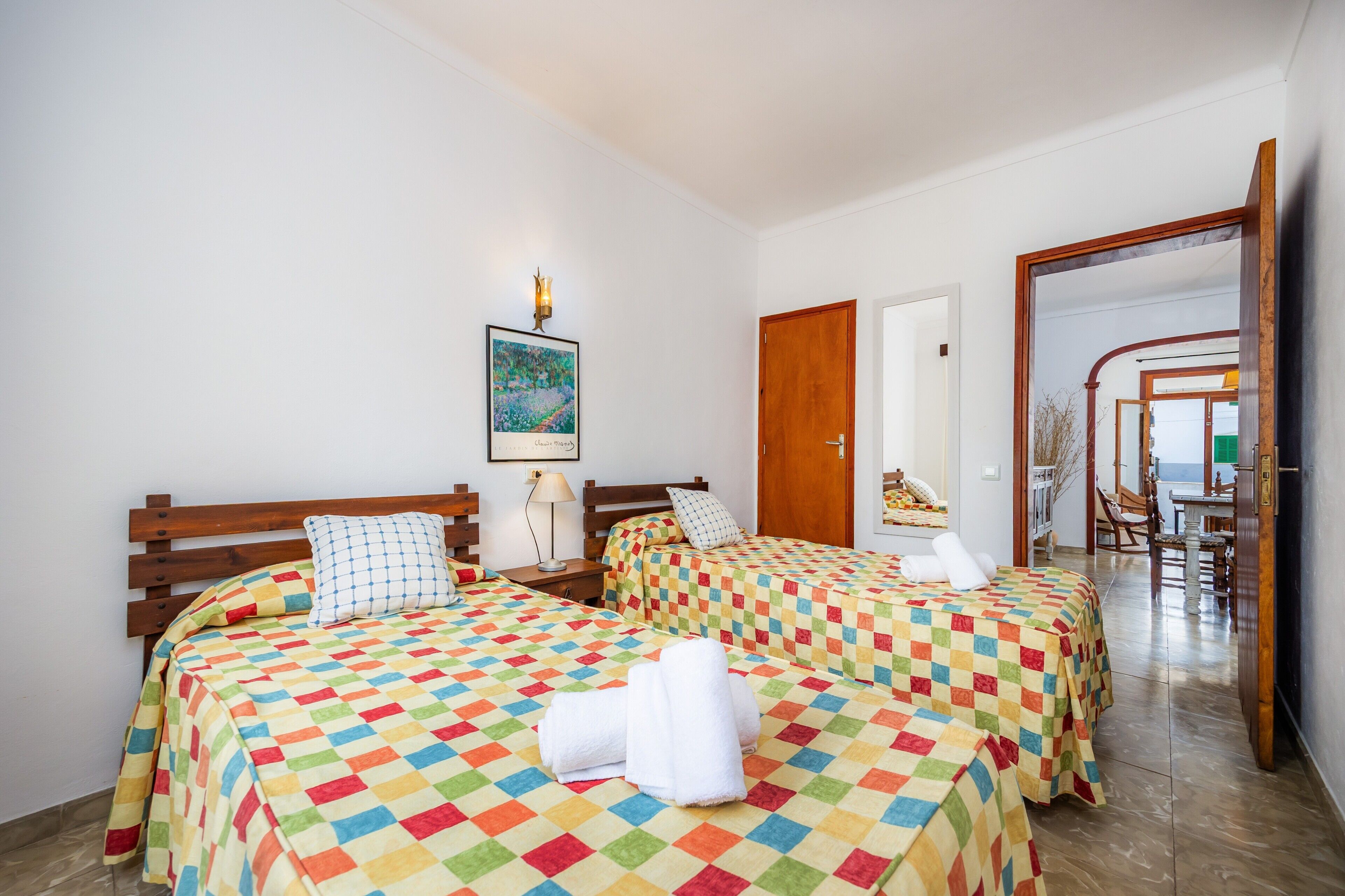 3 habitaciones, tabla de planchar con plancha y wifi gratis 