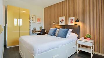 1 slaapkamer, een strijkplank/strijkijzer, gratis wifi, beddengoed