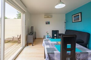 Interior - Apartment 'Le Clos Du Champ De L'Amour - Ile D'Oléron' with Private Pool, Wi-Fi and AC (Saint-Simon-de-Bordes)