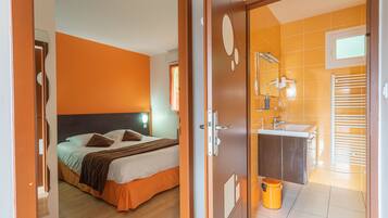 1 bedroom, iron/ironing board, free WiFi, bed sheets