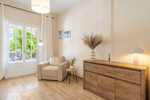 Interior - Country House 'Kipos' with Mountain View, Private Outdoor Pool and Air Conditioning (?e????a)