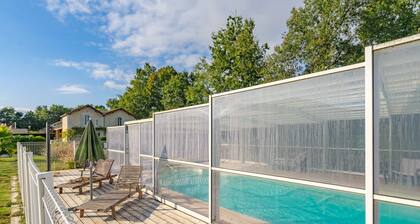 Apartment 'Le Clos Du Champ De L'Amour - Rochefort' with Private Pool and Air Conditioning