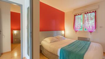 2 chambres, fer et planche Ă repasser, Wi-Fi gratuit, draps fournis