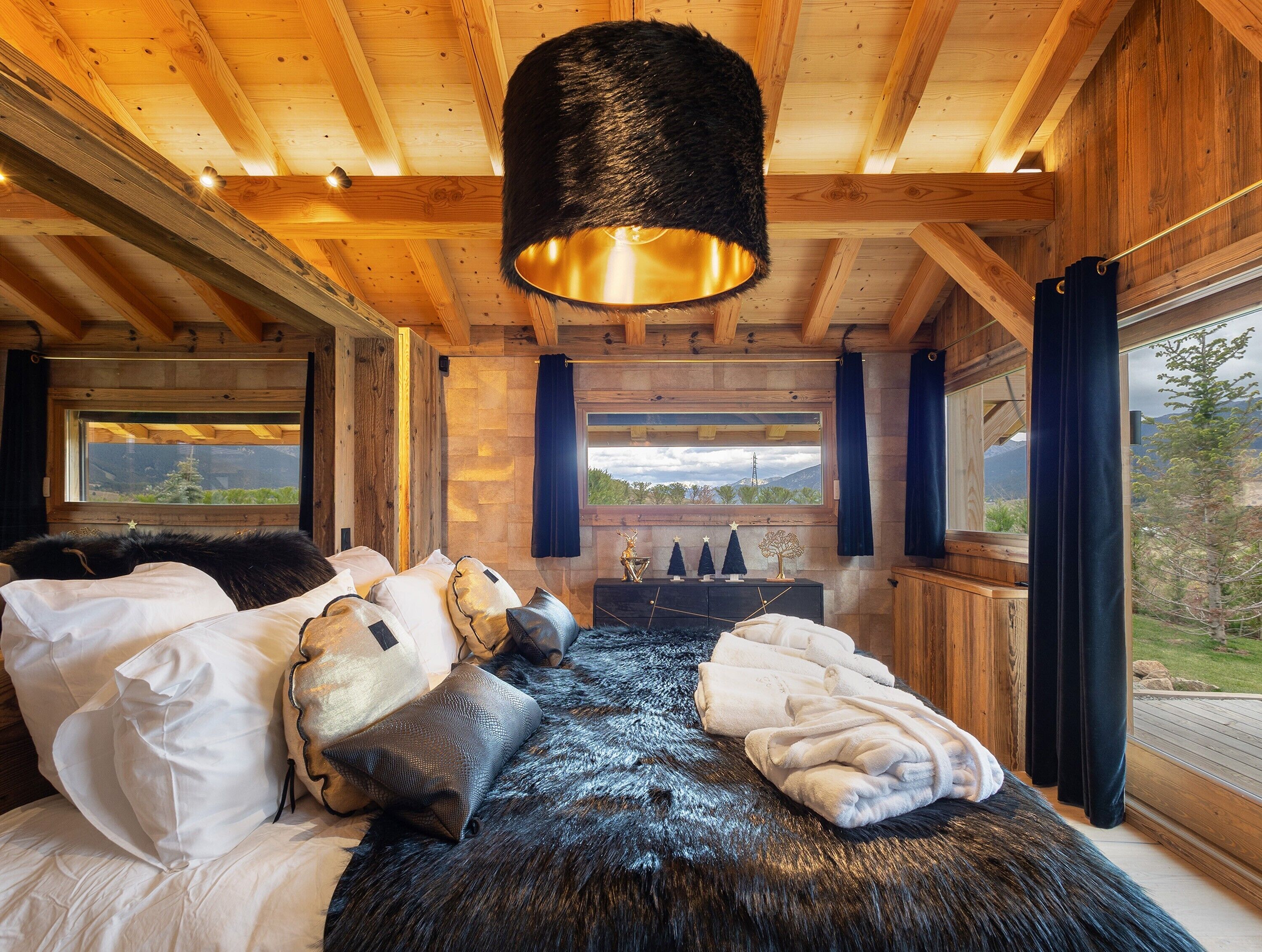 6 sovrum, skrivbord, strykjärn/strykbräda och gratis wi-fi