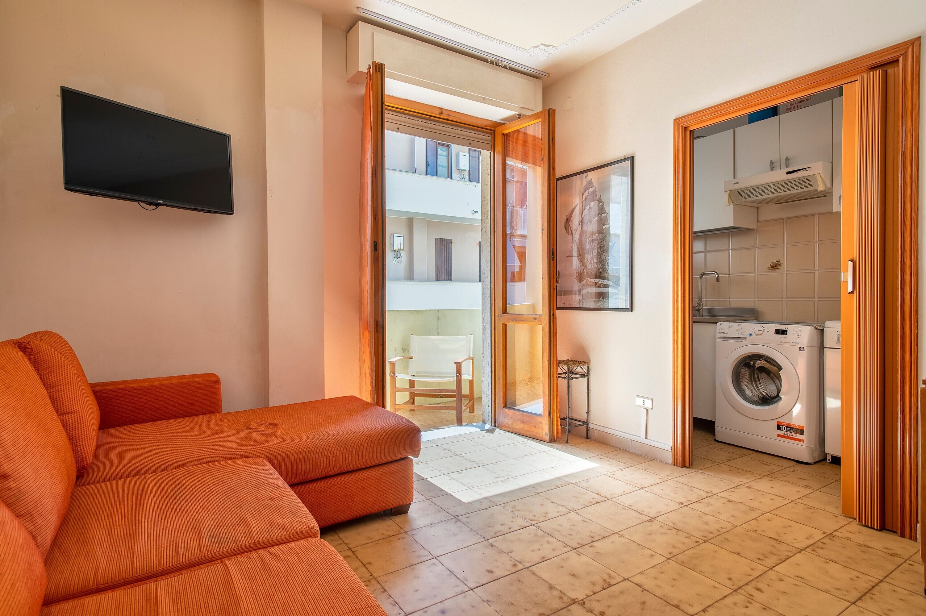 Televisión, reproductor de DVD y estéreo 