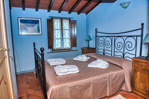 3 bedrooms, iron/ironing board, free WiFi, bed sheets - Apartment 'Holiday Home In Tuscany' with Mountain View, Private Terrace and Wi-Fi (Castelfiorentino)