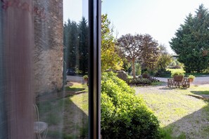 Interior - Room 'Quadrupla Comfort 1' with Shared Terrace, Wi-Fi and Air Conditioning (Cavriana)