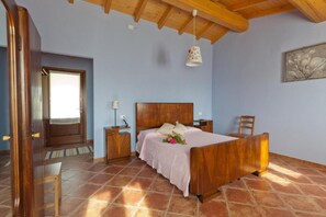 1 bedroom, free WiFi, bed sheets - Room 'Quadrupla Comfort 2' with Shared Terrace, Wi-Fi and Air Conditioning (Cavriana)