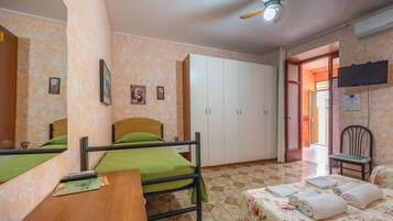 1 bedroom, free WiFi, bed sheets