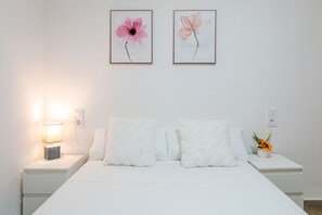 2 室のベッドルーム、WiFi (無料)、ベッドシーツ