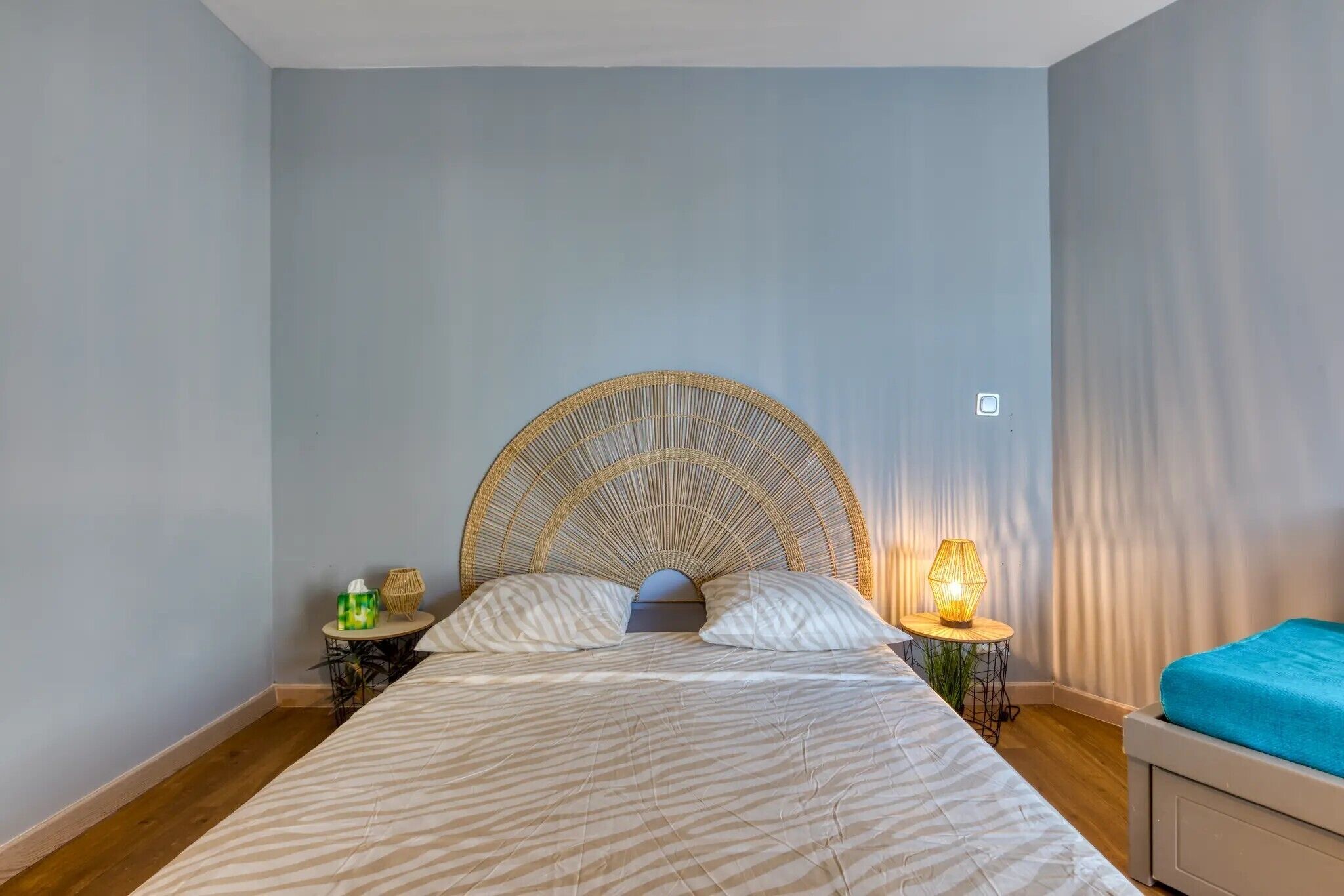 免费 WiFi、床单