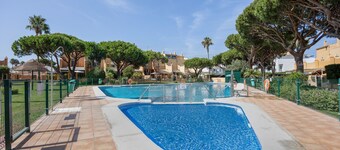 Apartment 'Apartamento Arrecife D' with Sea View, Shared Pool and Wi-Fi