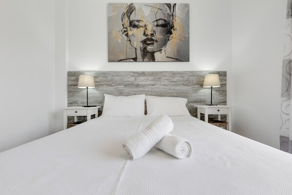 4 makuuhuonetta, silitysrauta/-lauta, ilmainen Wi-Fi, vuodevaatteet