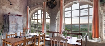 Chalet 'Casa Refugi Les Orenetes' mit gemeinsamer Terrasse und Küche