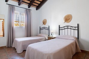 3 bedrooms, free WiFi, bed sheets - Holiday Home 'Huerta Del Sol 1' with Mountain View, Private Pool and Wi-Fi (Conil de la Frontera)
