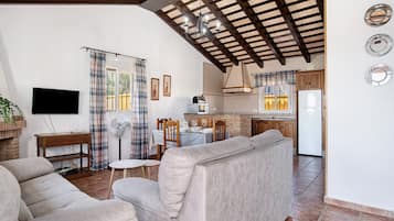 Televisión, chimenea