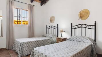 3 habitaciones, tabla de planchar con plancha y wifi gratis