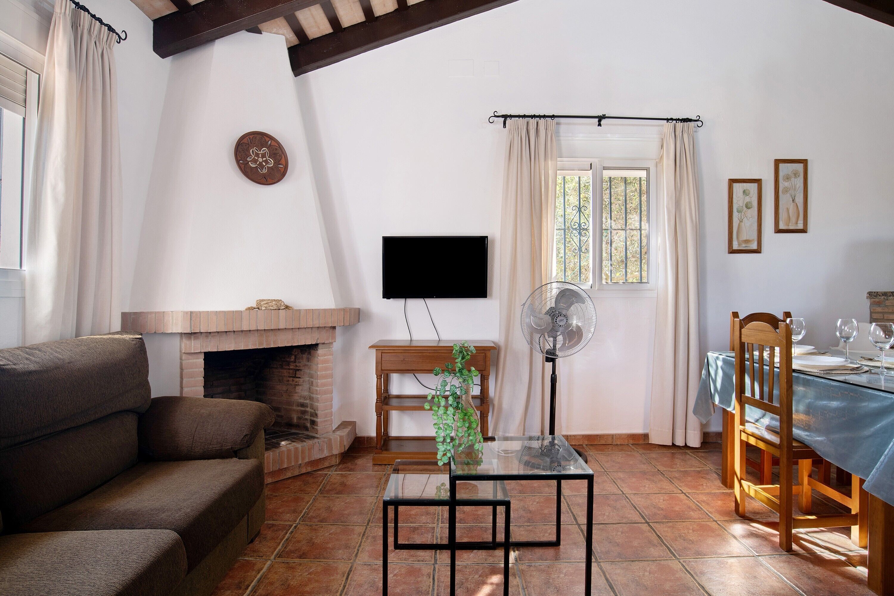 TV, lareira