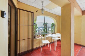 Dining - Vacation Apartment 'Las Americas Beach and Nightlife' with Sea View, Private Terrace and Wi-Fi (Playa de las Americas)