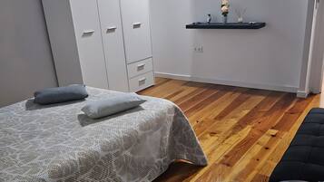 2 Schlafzimmer, Bügeleisen/Bügelbrett, kostenloses WLAN, Bettwäsche