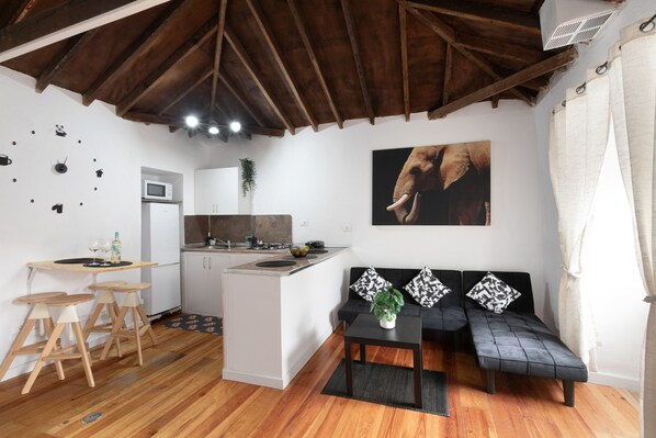 Interior - Vacation Home 'Casa Rural Tacoronte' with Private Terrace and Wi-Fi (Tacoronte)