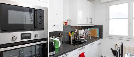 Fridge, microwave, oven, dishwasher