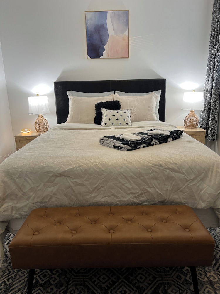 ⭐️Spacious & Cozy 4BR/2BTH, 3 Min to JBLM, Huge Yard⭐️ Dupont Stayz