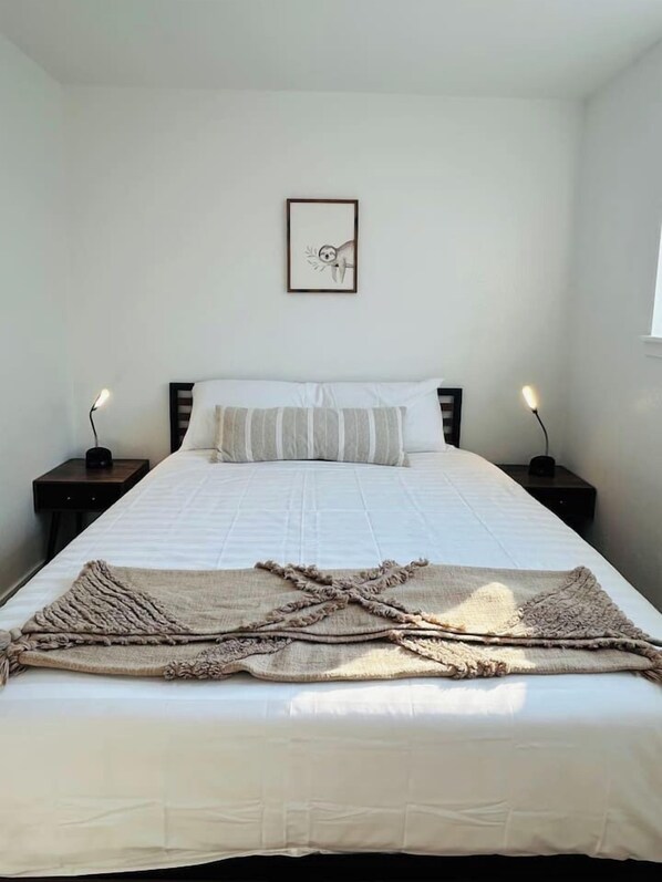 2 bedrooms, desk, iron/ironing board, travel crib