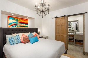 Desk, iron/ironing board, travel crib, free WiFi - Awesome Condo San Jose Surfboards and Sands (San José del Cabo)