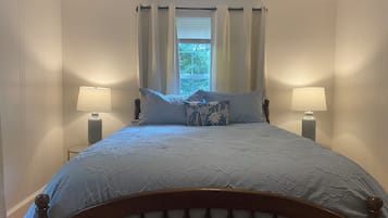 2 bedrooms, desk, iron/ironing board, travel crib