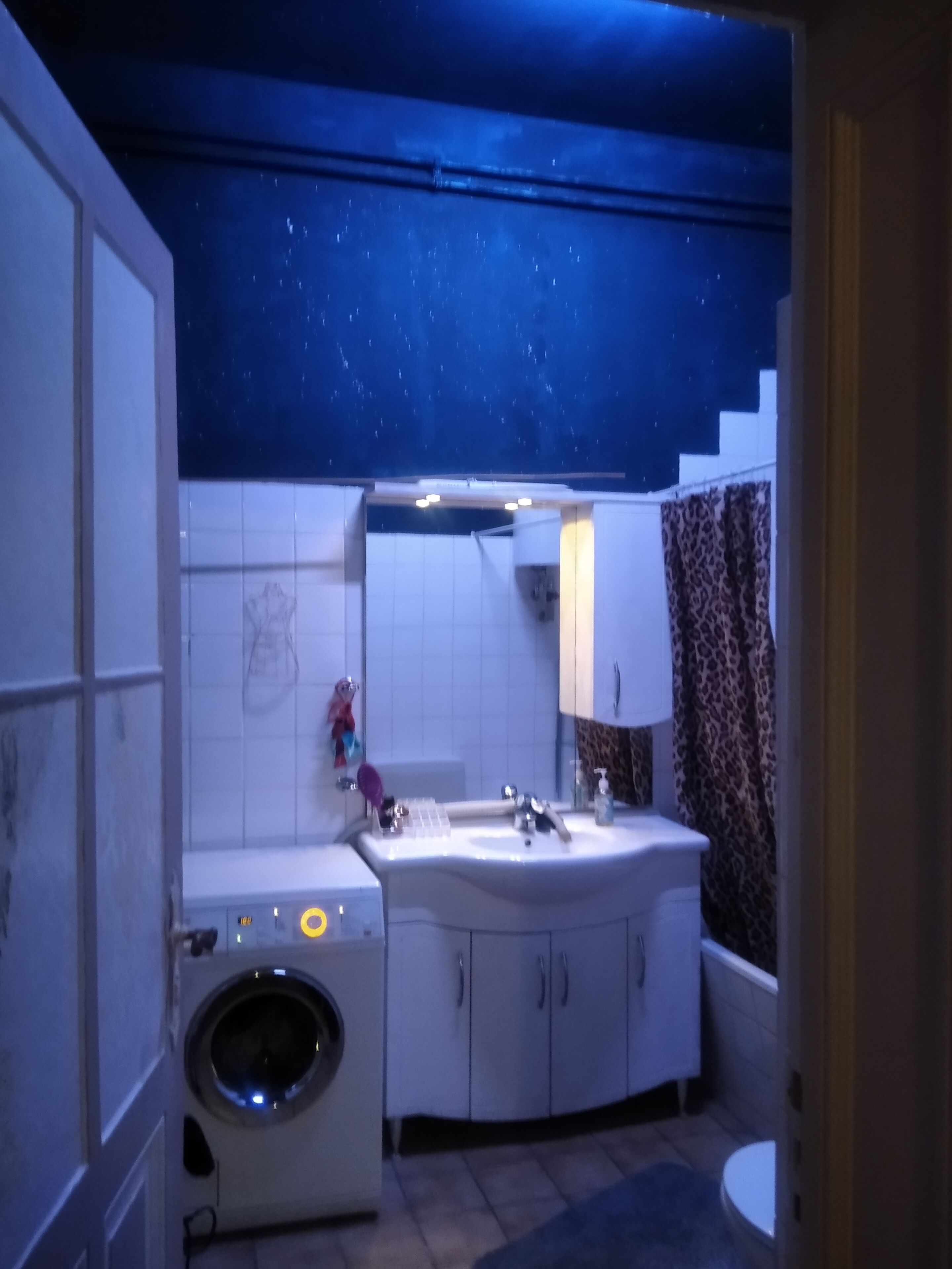 Haartrockner, Handtücher, Seife, Shampoo