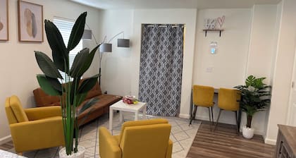 Private studio âą luxury âą sleeps 5 âą WiFi âą Min to DT Sac, Airport, UC Davis Med