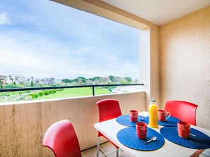 Outdoor dining - Les Marines de Gassin by Interhome (Gassin)