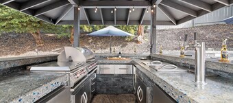 Resort-Style 4BR Sanctuary With Pool, Spa, & Sauna