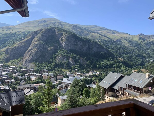 Property grounds - 3-ROOM APARTMENT SLEEPS 6. NEAR TRACK (VALLOIRE)