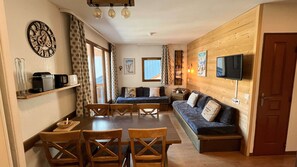 TV - 3-ROOM APARTMENT SLEEPS 6. NEAR TRACK (VALLOIRE)