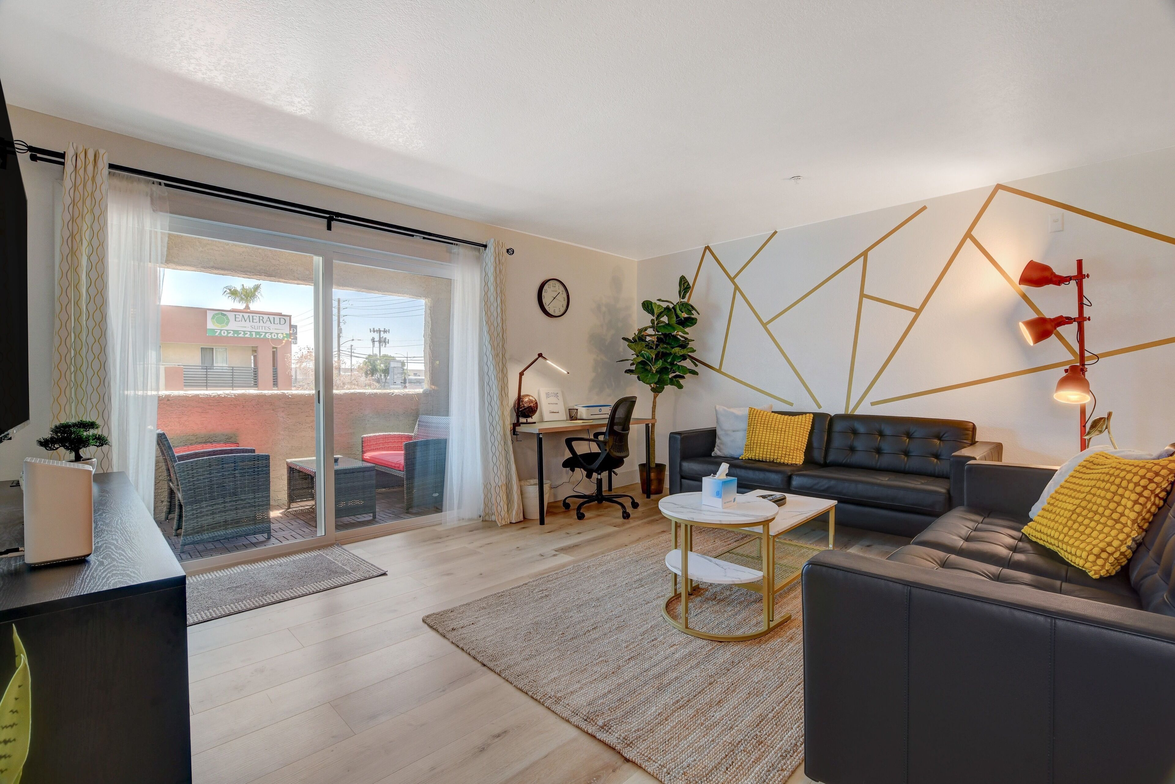 智能電視、壁爐、影像庫、打印機