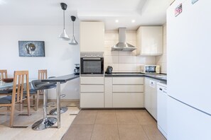 Fridge, microwave, oven, dishwasher - Riviera del Sol  2 bed apt Bellasol urb (Mijas Costa)