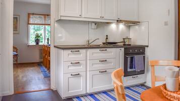 Refrigerador, horno y cafetera y tetera