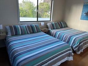 4 bedrooms, desk, iron/ironing board, travel cot - 4-Bedroom, 2 living area dog friendly house, easy walk to beach and shops. (Inverloch)